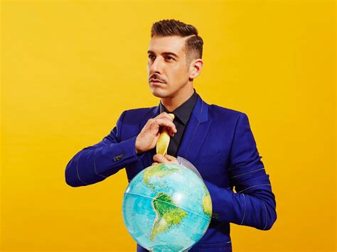 Francesco Gabbani Konserter: En Explosion av Italiensk Pop och Charisma!